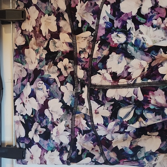 Lululemon Floral Purple and White Leggings - Picture 8 of 12